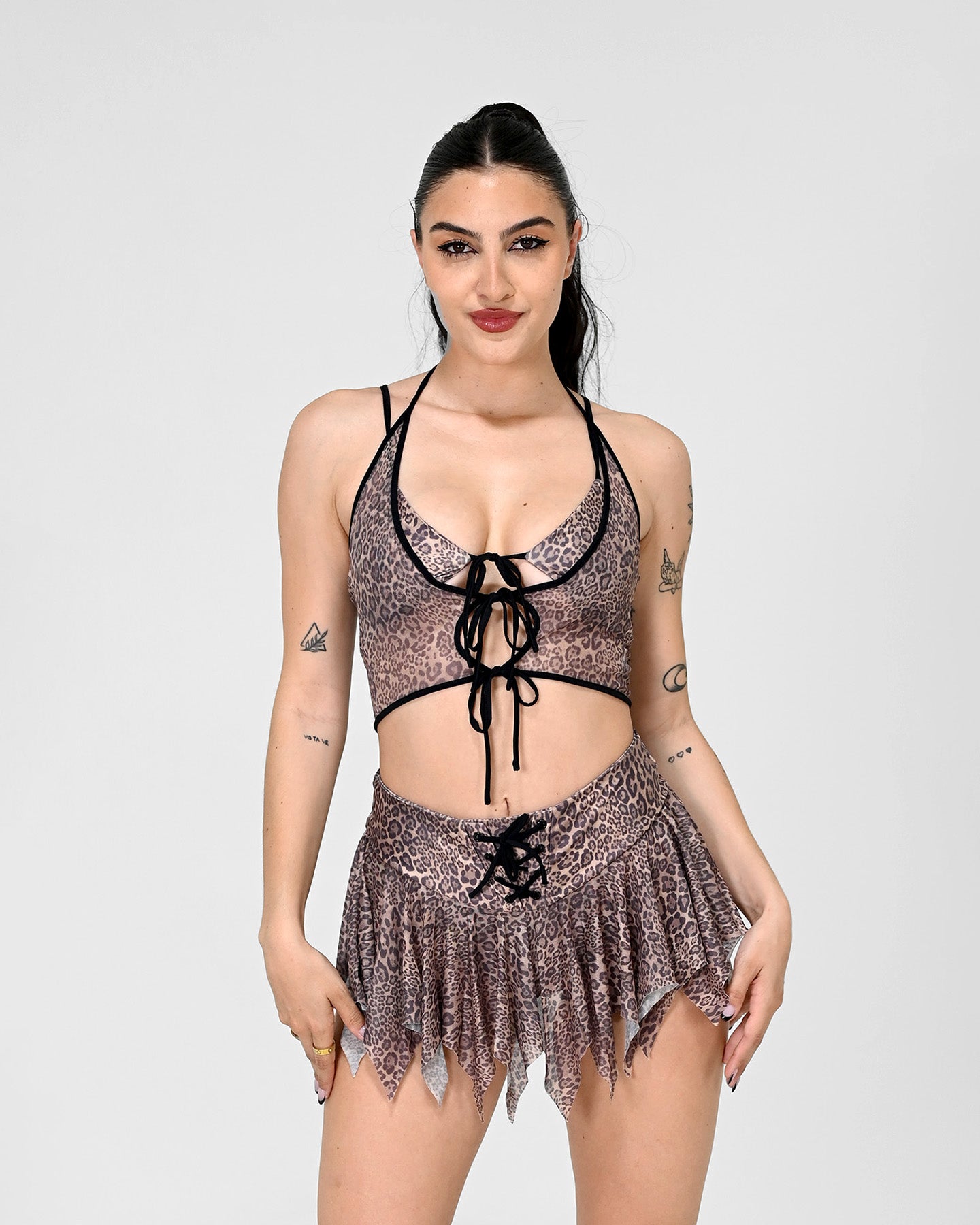 Crop top mesh léopard à lien noué et manches longues | FR Crop top mesh léopard à lien noué et manches longues | FR